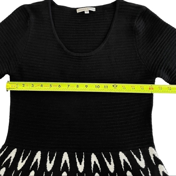 Sandra Darren Black‎ White Wavy Pattern Fit & Flare A-Line Knit Sweater Dress L - Picture 6 of 9